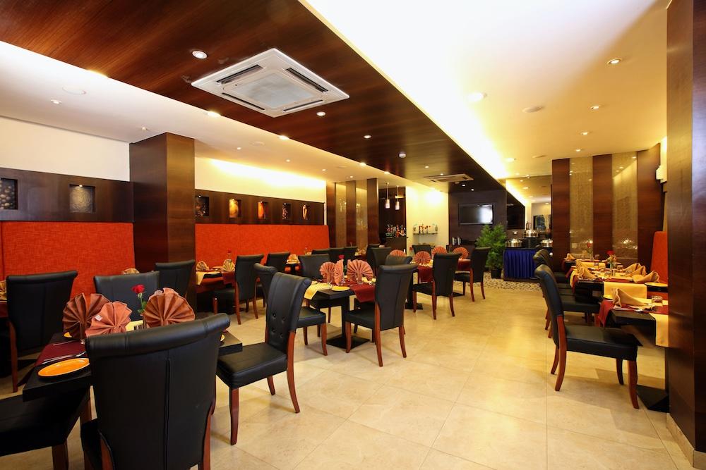 Octave Hotel & Spa - Sarjapur Road Bangalore Exteriör bild