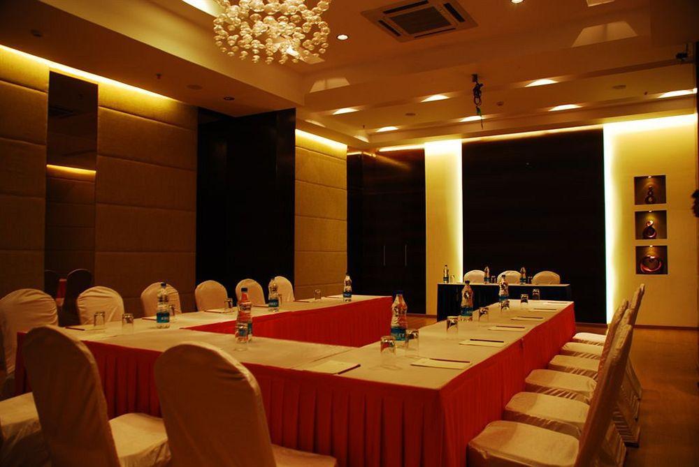 Octave Hotel & Spa - Sarjapur Road Bangalore Exteriör bild